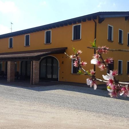 Agriturismo Borgo Borromeo ルバーノ エクステリア 写真