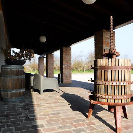 Agriturismo Borgo Borromeo ルバーノ エクステリア 写真