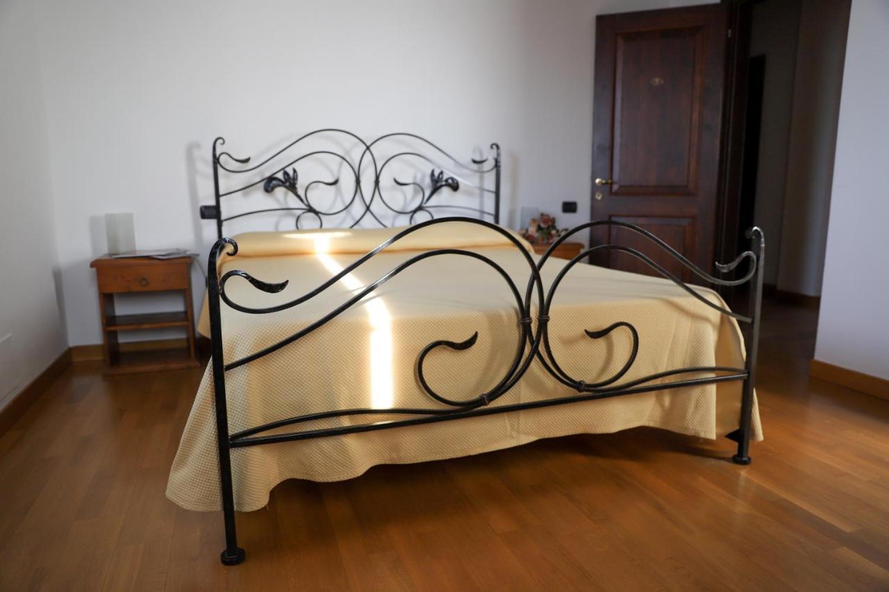 Agriturismo Borgo Borromeo ルバーノ エクステリア 写真