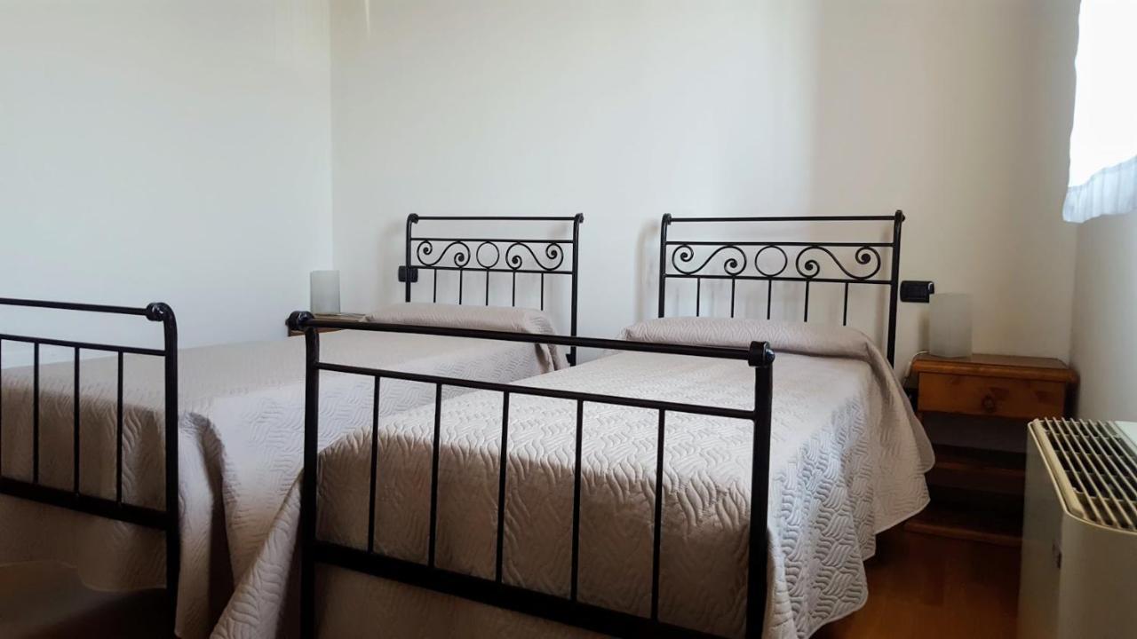 Agriturismo Borgo Borromeo ルバーノ エクステリア 写真