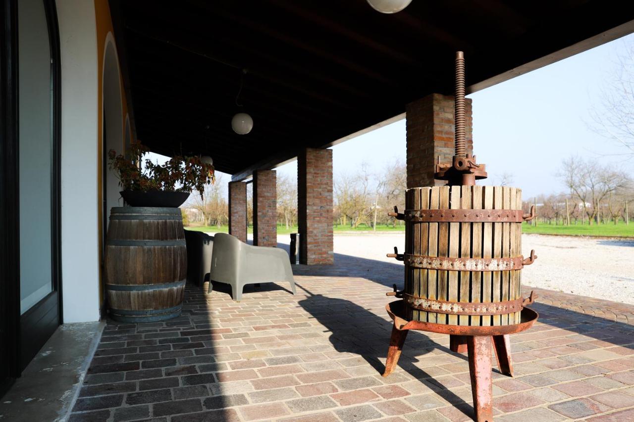 Agriturismo Borgo Borromeo ルバーノ エクステリア 写真